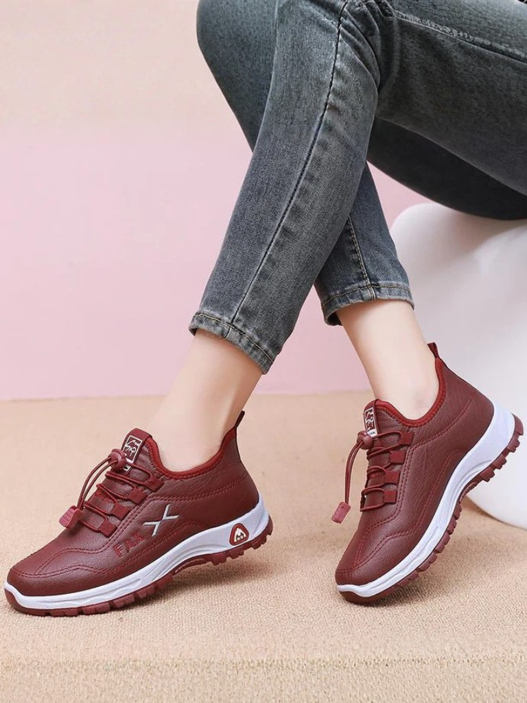DARIA COMFORT WALK SNEAKERS